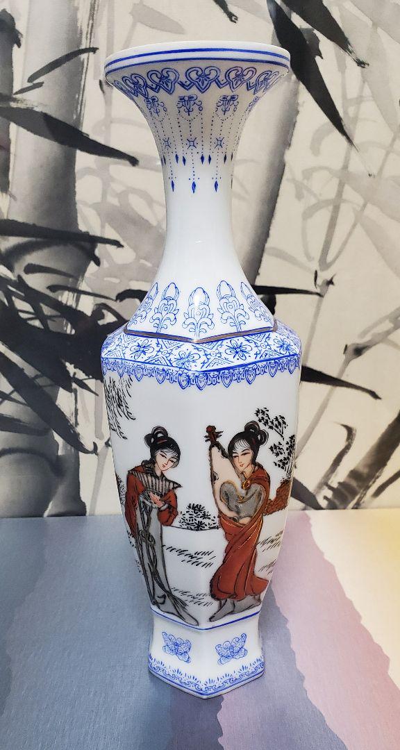中国・清朝景徳鎮の薄胎花瓶 中国・清朝景徳鎮の薄胎花瓶