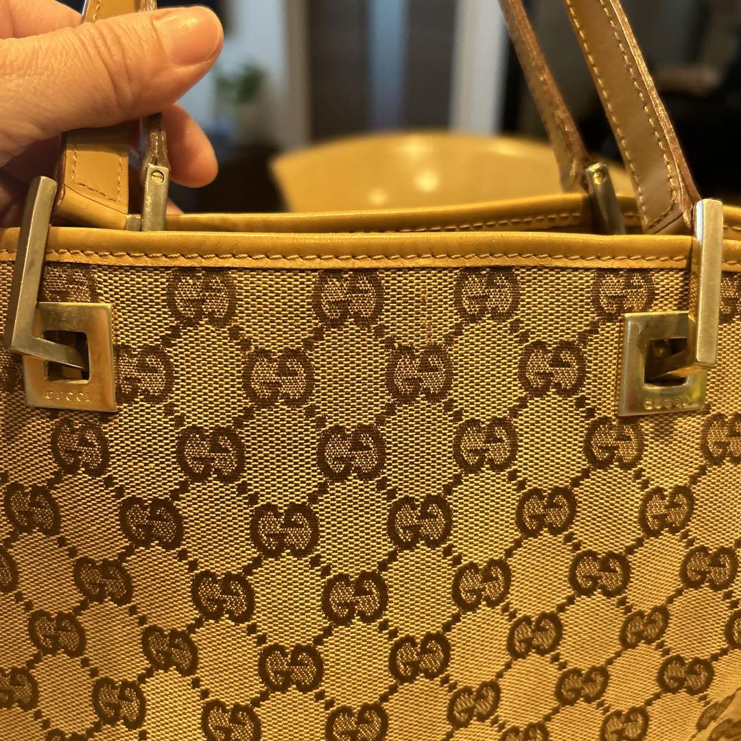 ● Gucci