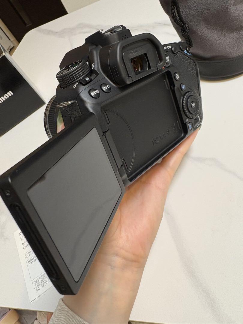 Canonキャノン⭐️一眼レフカメラ　レンズ、バッテリー、レンズフード、ケース付