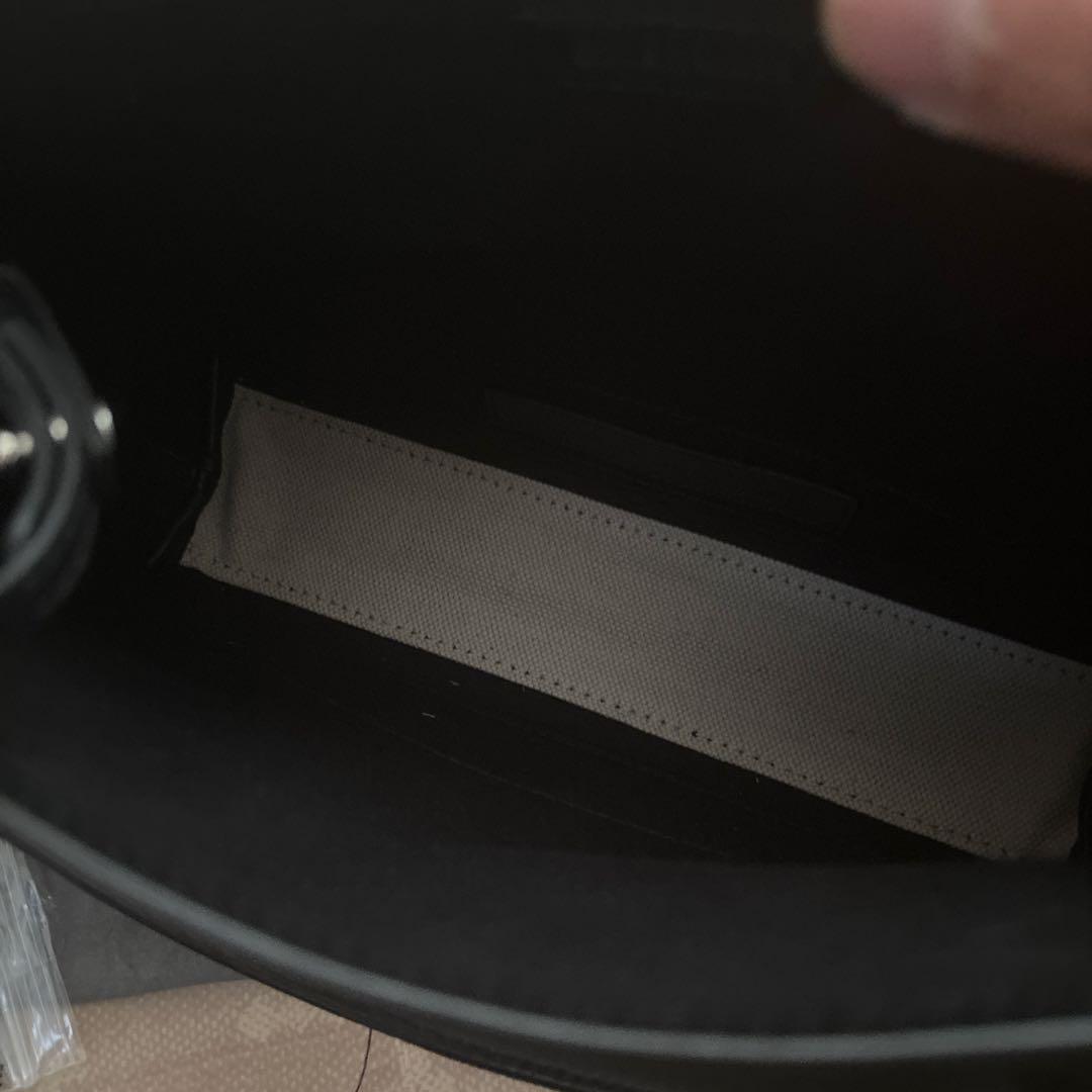 品 バレンシアガ