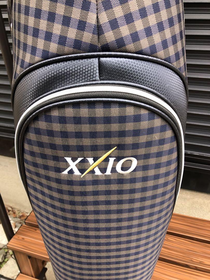 281番 新品未使用 XXIO ゴルフバッグ チェック柄フード付き