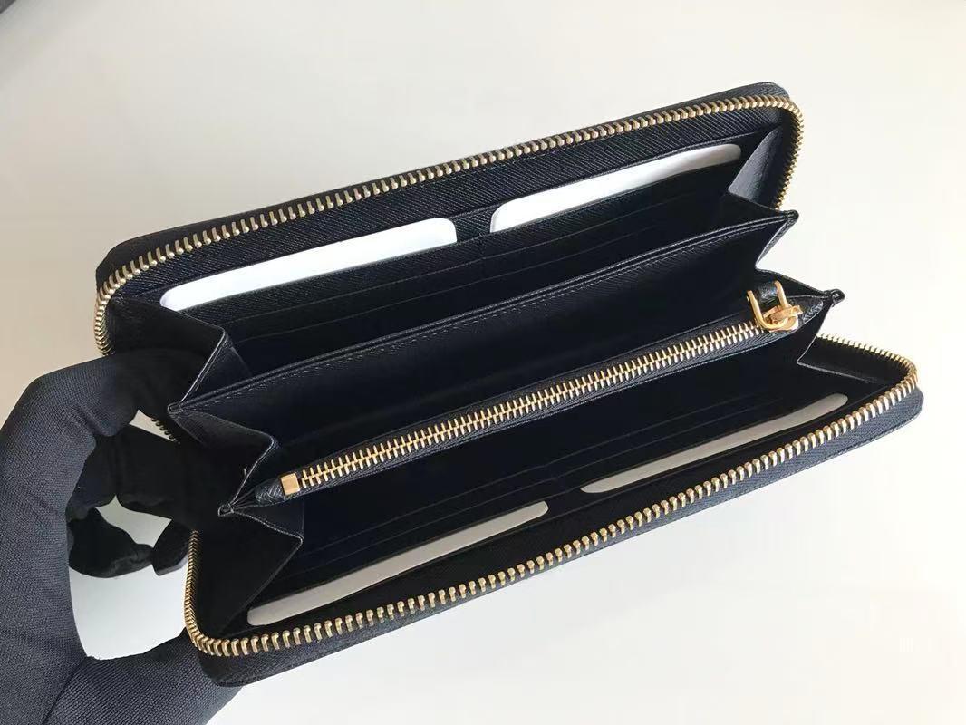 【美品】プラダ ブラック 長財布