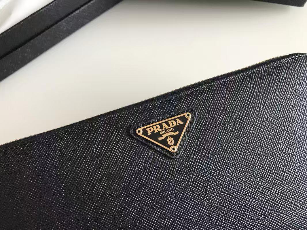 【美品】プラダ ブラック 長財布