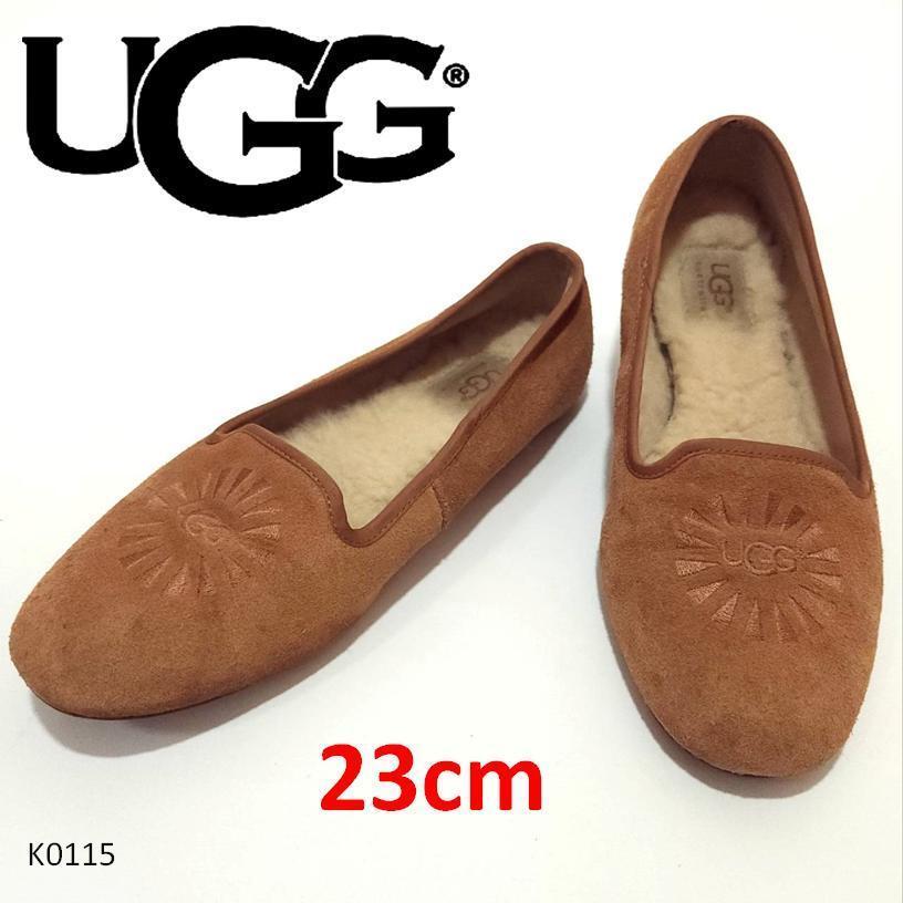 UGG　オーストラリア　スエード　フラットパンプス　ボアインソール