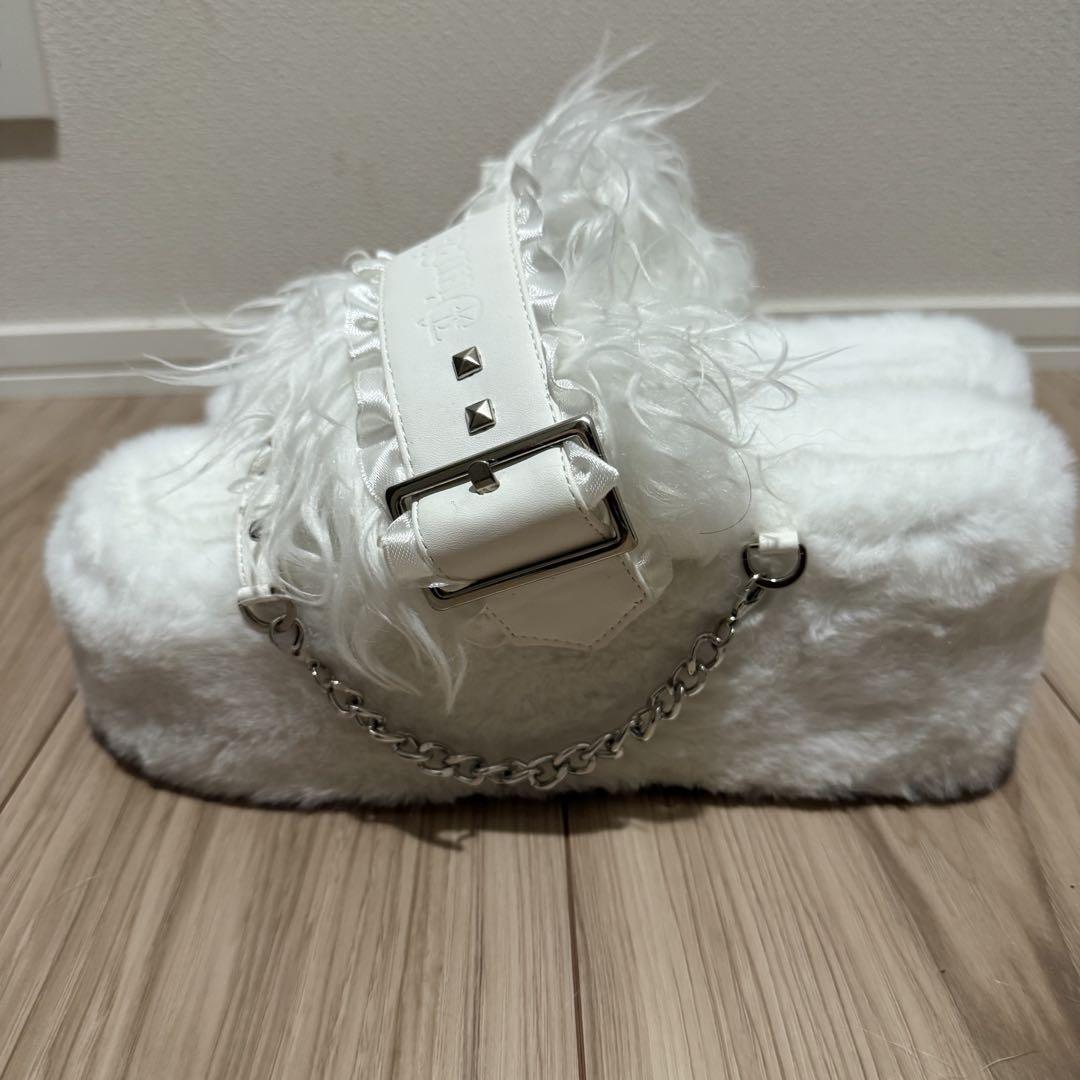 dimmoire ディムモアール ファー×スタッズサンダル【White】