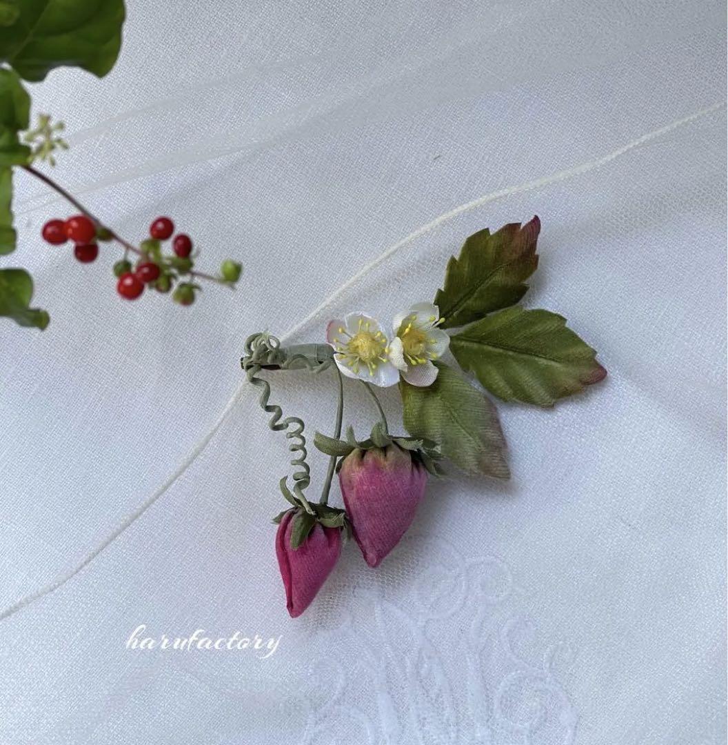 1205 布花 いちご コサージュ ハンドメイド - メルカリ