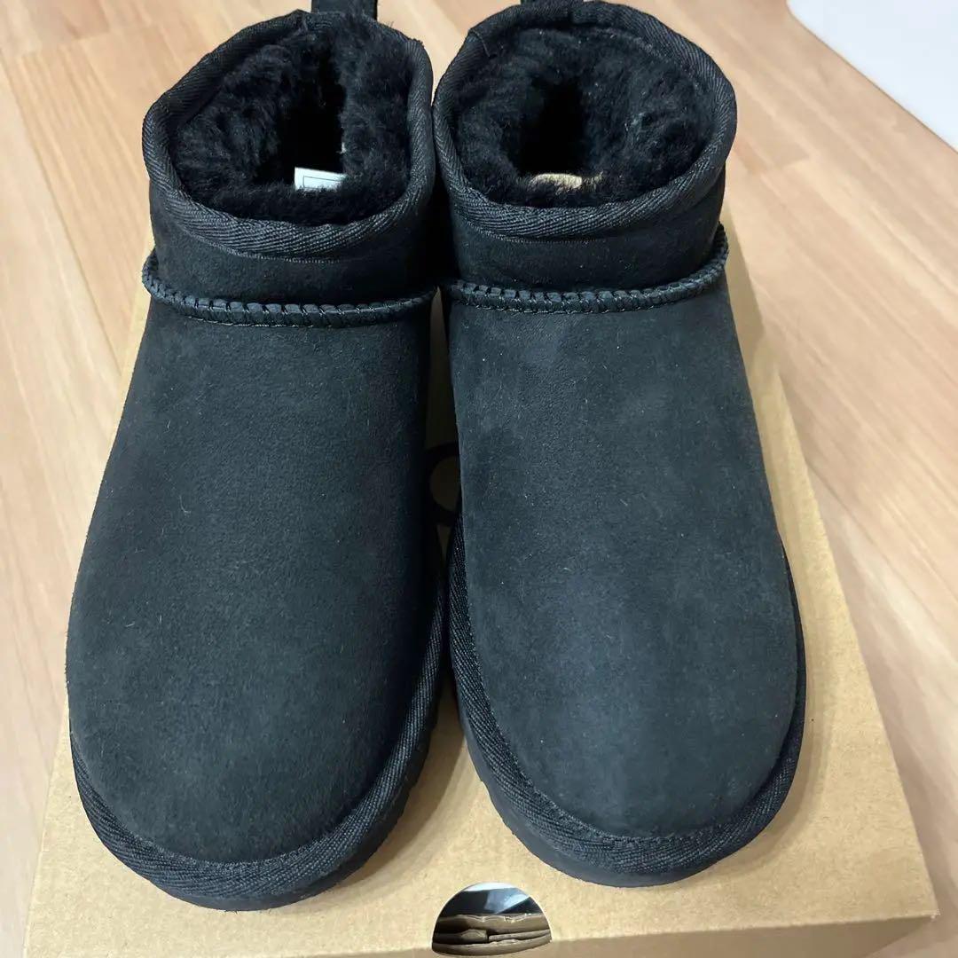 UGG ほぼ新品　ultra mini ウルトラミニ　ムートンブーツ　ソール付