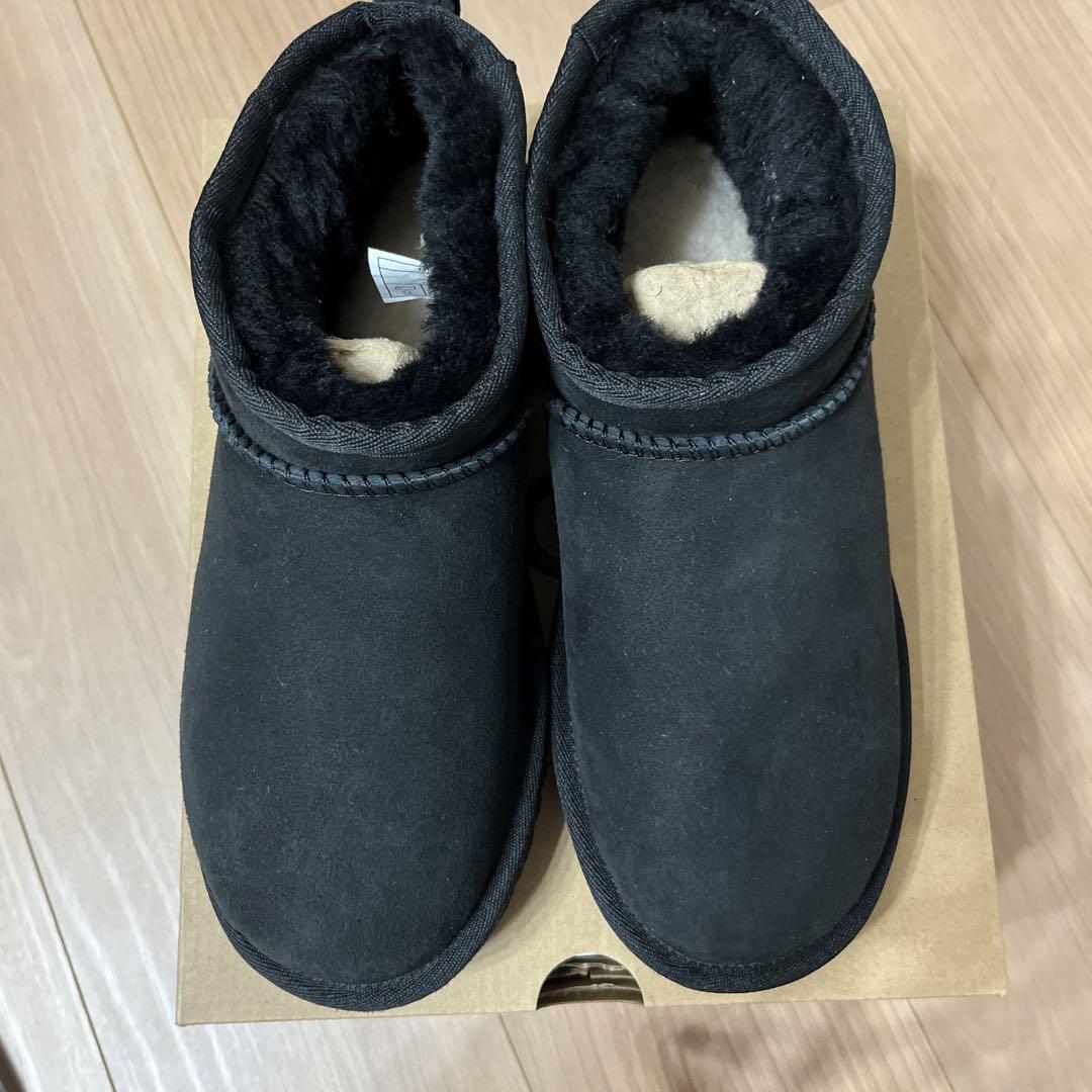 UGG ほぼ新品　ultra mini ウルトラミニ　ムートンブーツ　ソール付