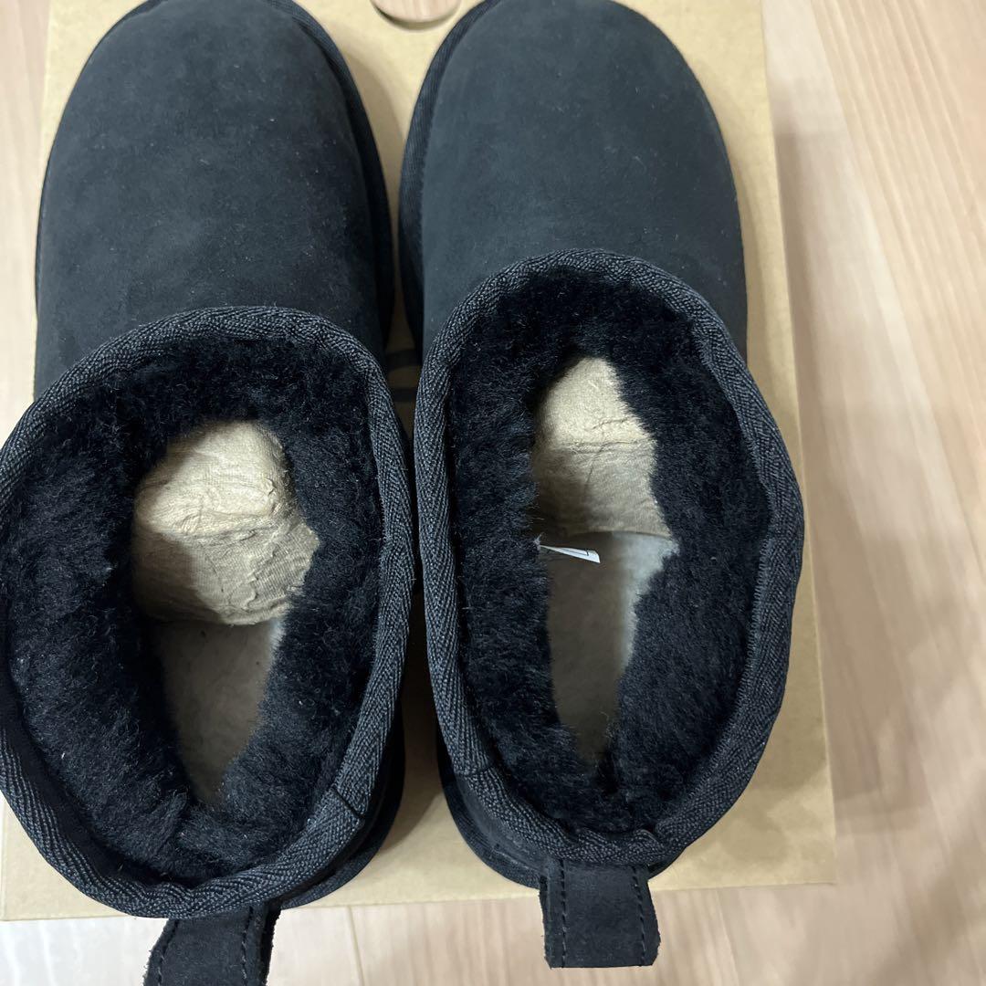 UGG ほぼ新品　ultra mini ウルトラミニ　ムートンブーツ　ソール付