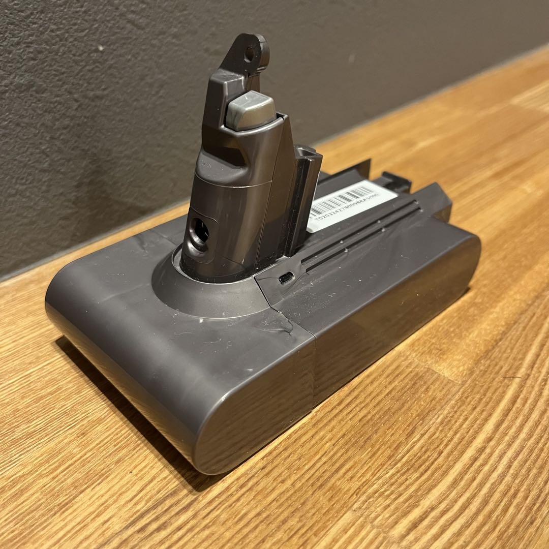正規品】dyson V6 純正バッテリー本体（967810-20） - メルカリ