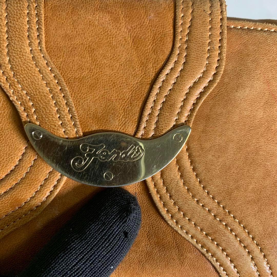 FENDI フェンディ