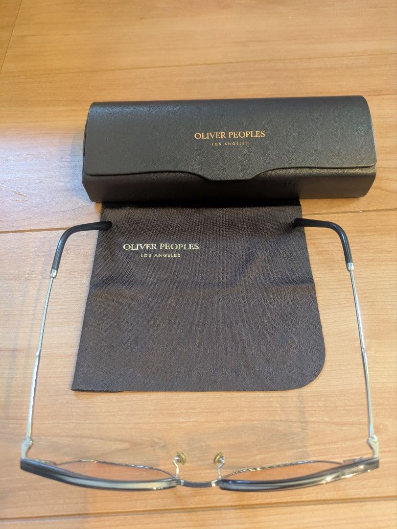 オリバーピープルズ　OLIVER PEOPLES