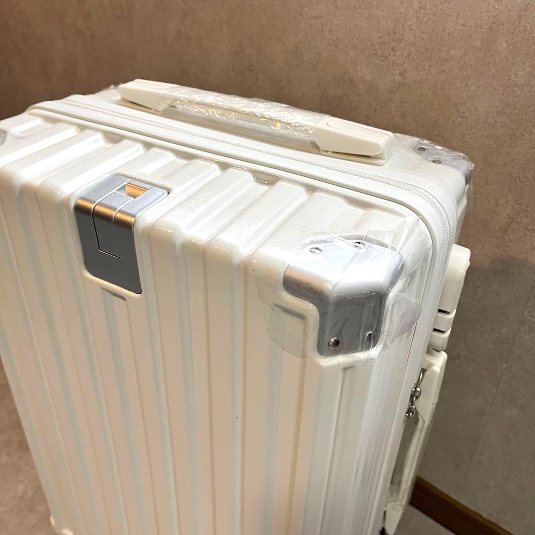 スーツケース　機内持ち込み　S 1〜3泊　白　キャリーケース　USB 多機能