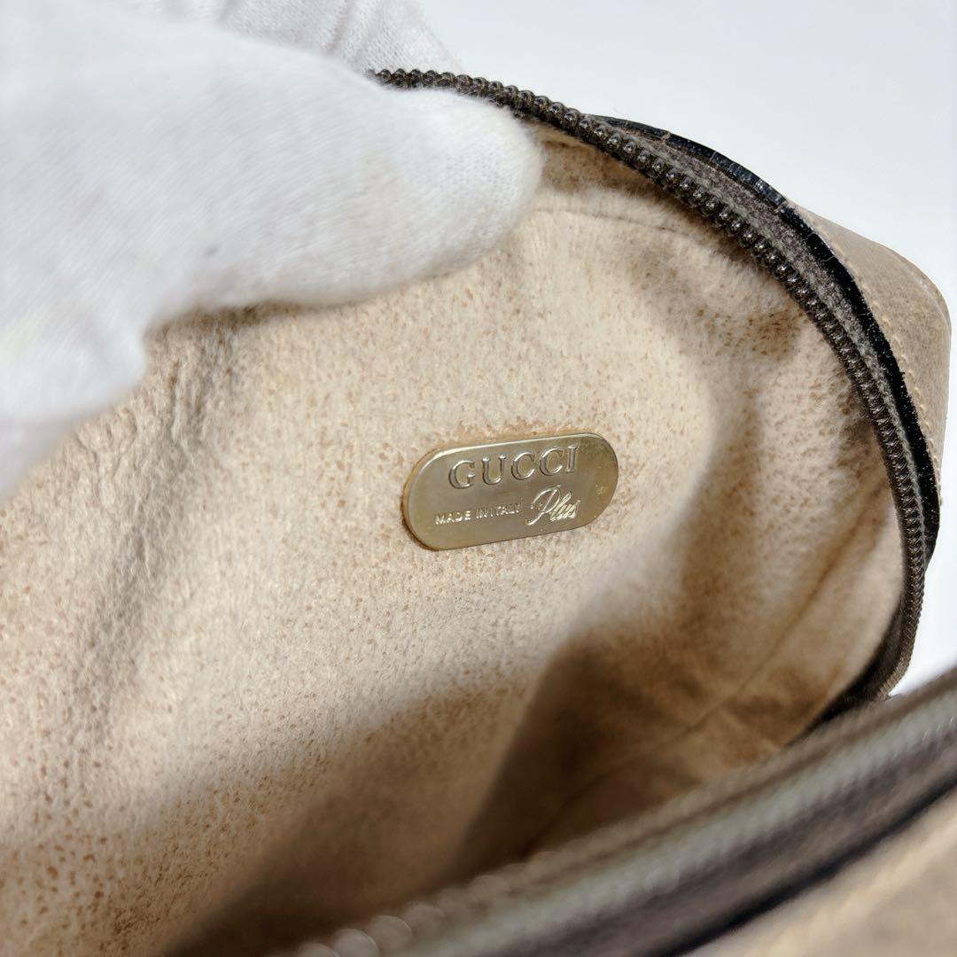 GUCCI 2034 スクエア GGスペース サコッシュ ショルダーバッグ
