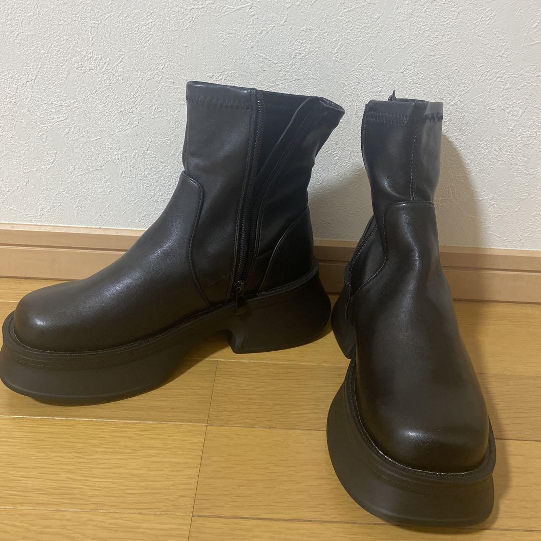 大澤哲郎　t-274 10号油彩　作者のマルチ技法満載の名作