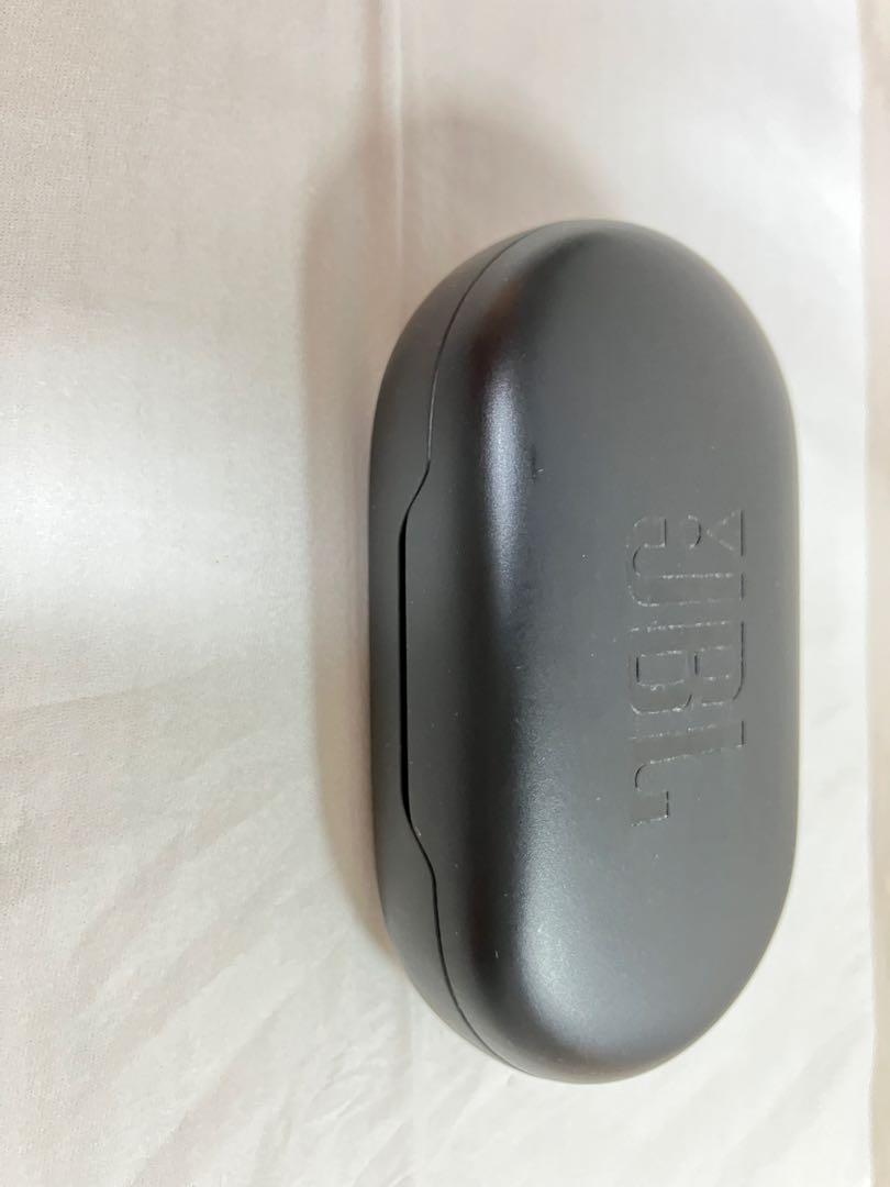JBL ワイヤレスイヤホン ブラック 充電ケース付き