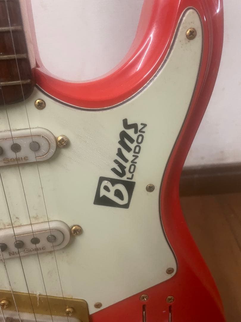 Burns NU-SONIC エレキギター ハードケース付き Burns NU-SONIC エレキギター ハードケース付き