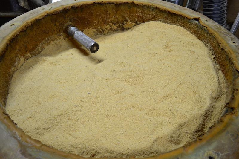 天然青森ひば精油 1L/産地直送！青森ひば油/入浴剤/エッセンシャルオイル 楽天市場】ひば油 青い森のひば油 青森天然ひば精油 100ml
