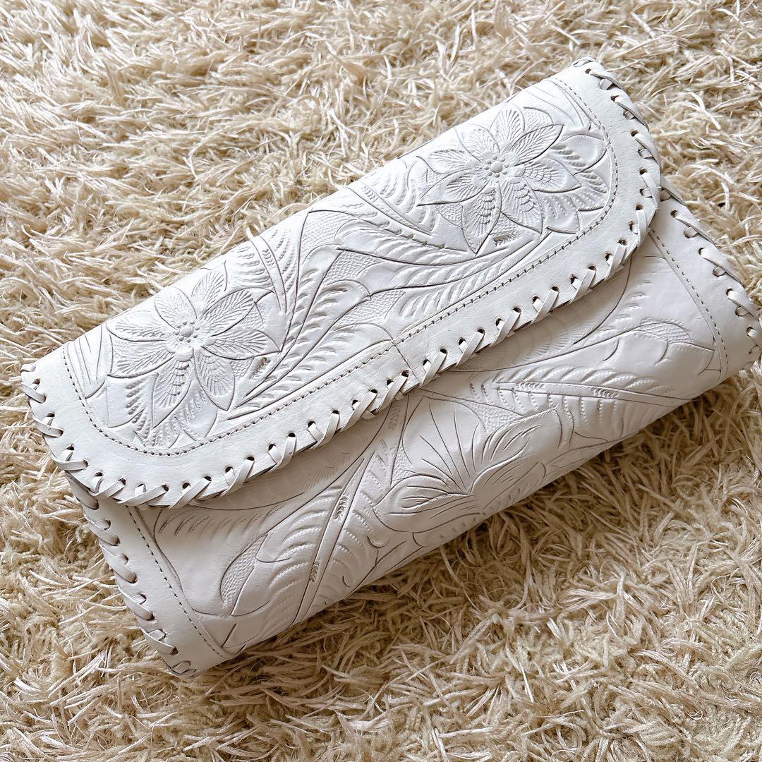 新品 GRACE CONTINENTAL CARVING TRIBESクラッチ