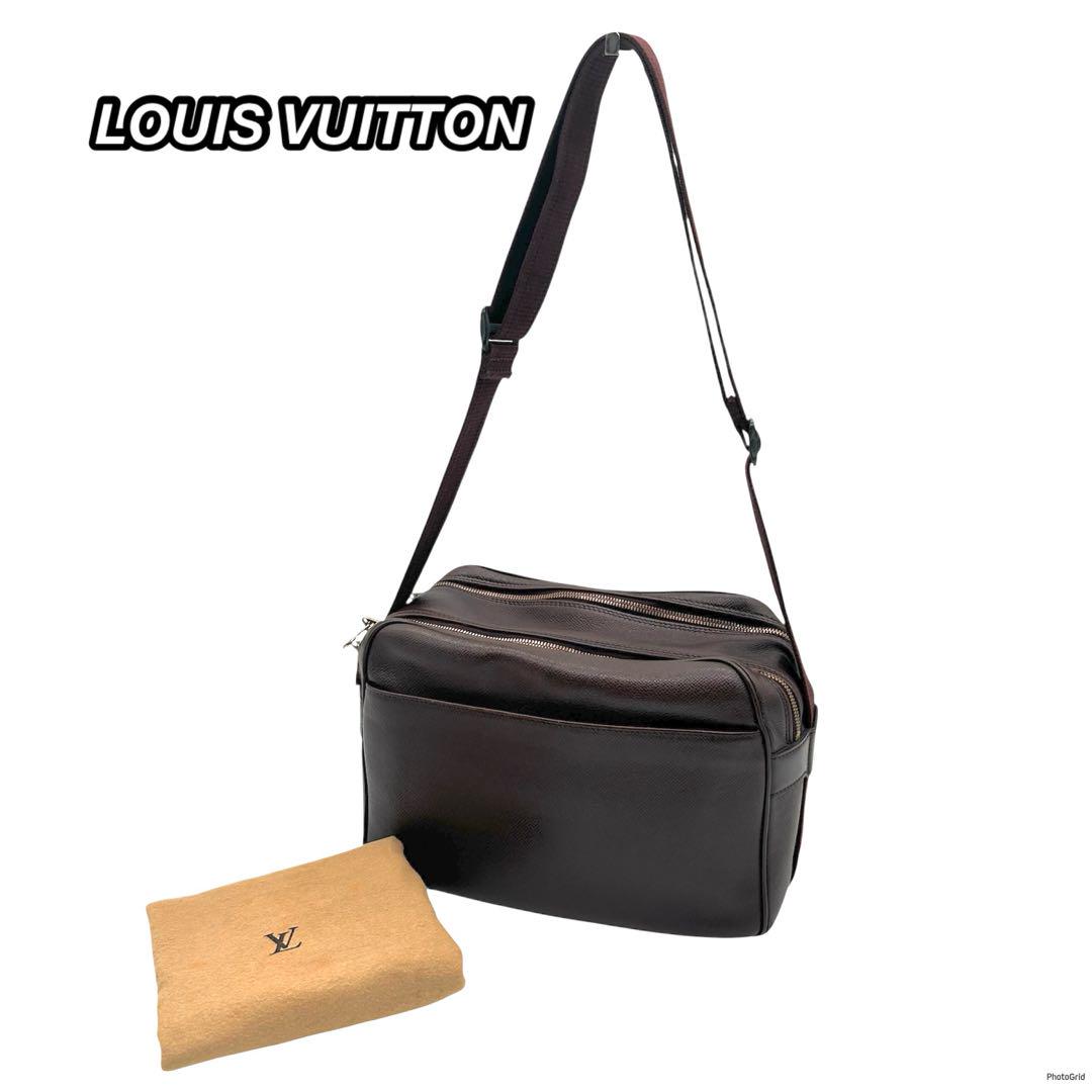 ルイヴィトン　LOUIS VUITTON　タイガ　リポーター　ショルダーバッグ