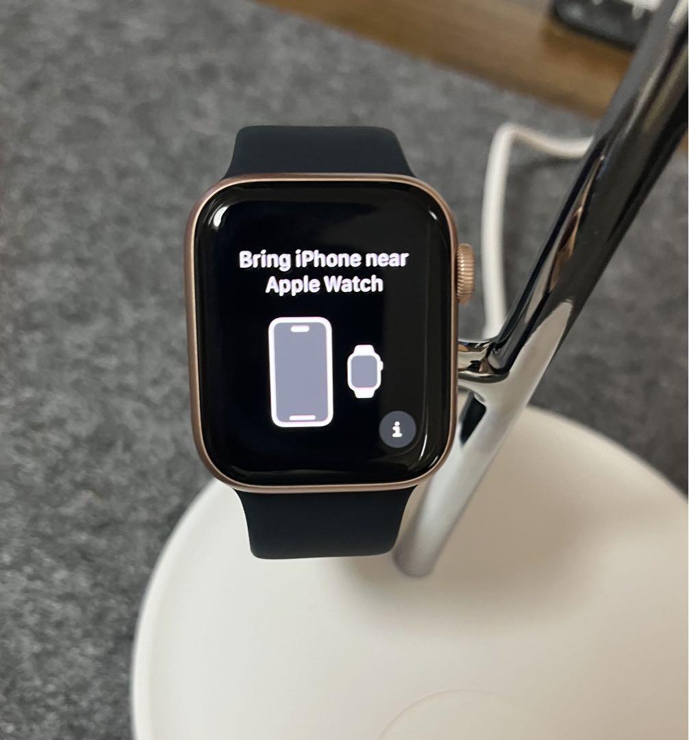 Apple Watch series5 40mm ゴールド プレゼント多数 - メルカリ Apple Watch series5 40mm ゴールド プレゼント多数 - メルカリ