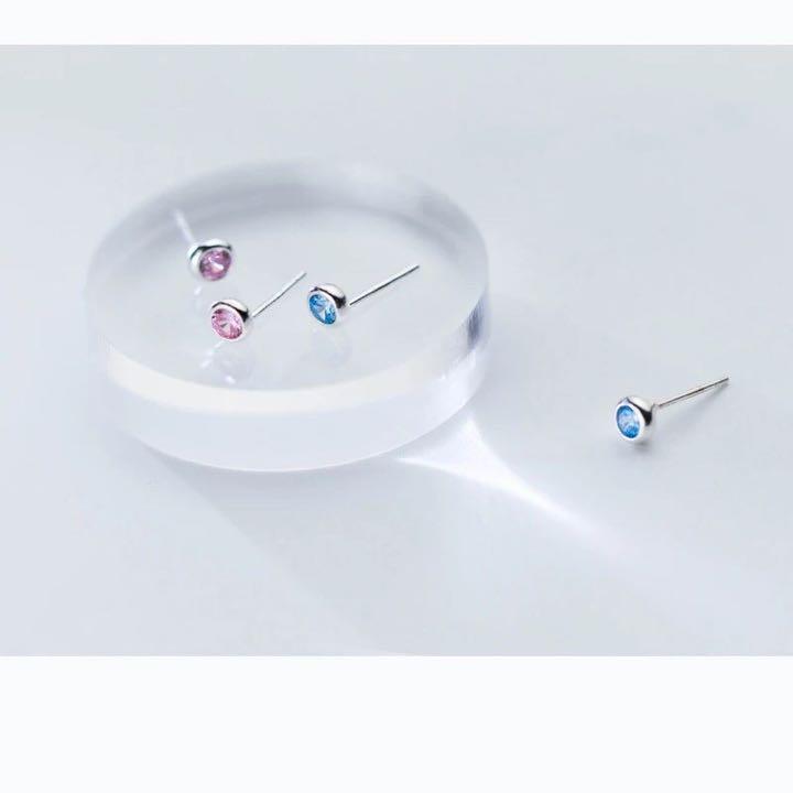 R137 ピアス アクアマリン シルバー プレゼント K18 プラチナ 小ぶり - メルカリ R137 ピアス アクアマリン シルバー プレゼント K18 プラチナ 小ぶり - メルカリ