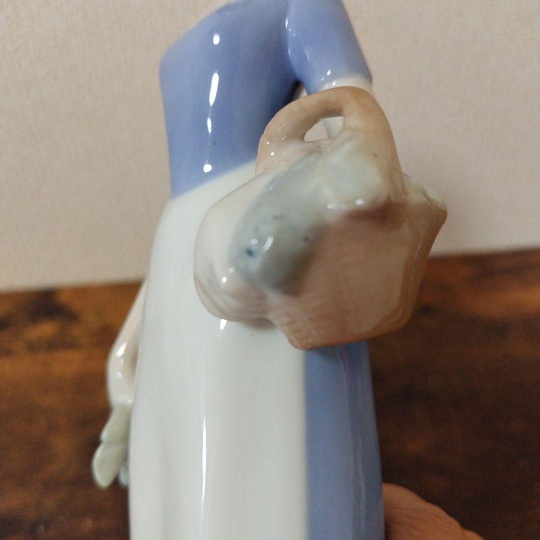 Andersen 陶器人形 カゴを抱えた少女とリス 置物 - メルカリ