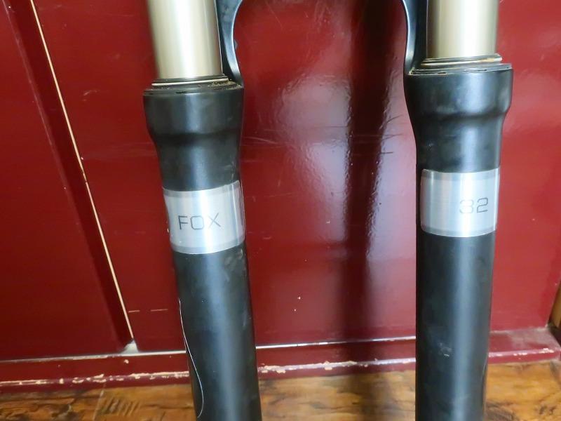 FOX マウンテンバイク MTBフロントフォーク FOX 32 RL フロート Amazon | Fox Racing Shox 32 フロート テーパーキャスト