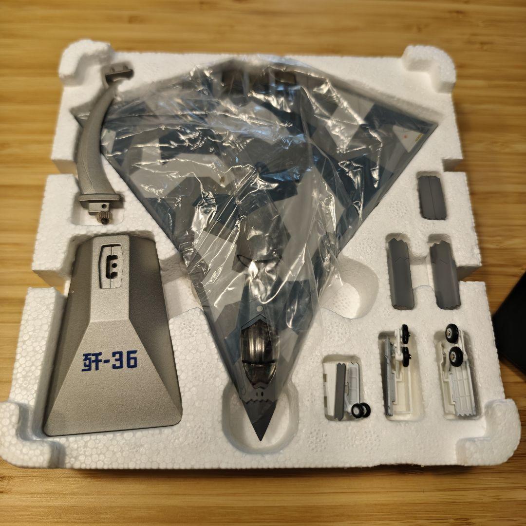 希少 1/144 J-36 殲-36 第6世代戦闘機 合金 模型 スタンド付き