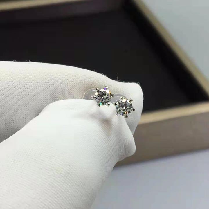 モアサナイト ダイヤモンド ピアス K18WG