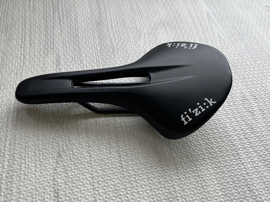 フィジーク　アンタレス　fizik Antares サドル　ロードバイク
