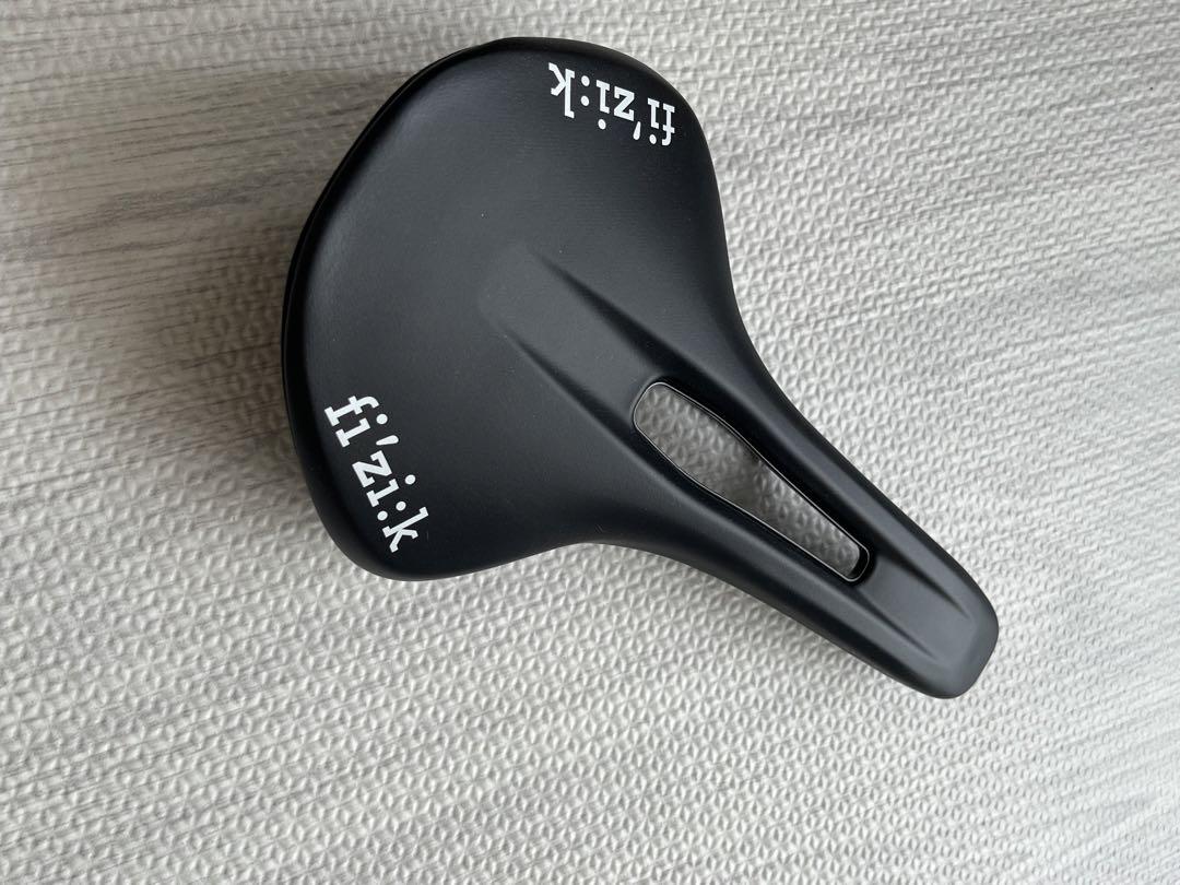 フィジーク　アンタレス　fizik Antares サドル　ロードバイク