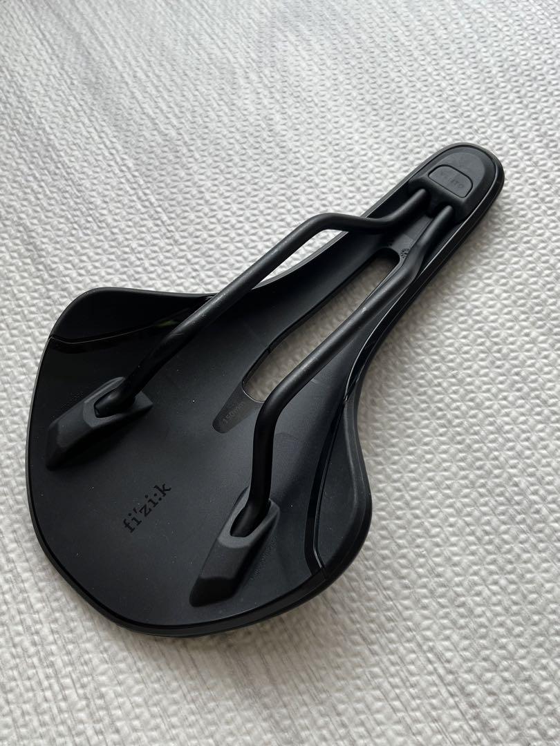 フィジーク　アンタレス　fizik Antares サドル　ロードバイク