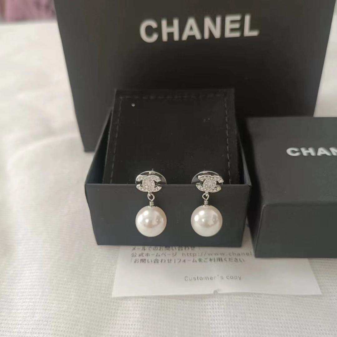 CHANEL パール付きピアス 箱付き CHANEL パール付きピアス - メルカリ