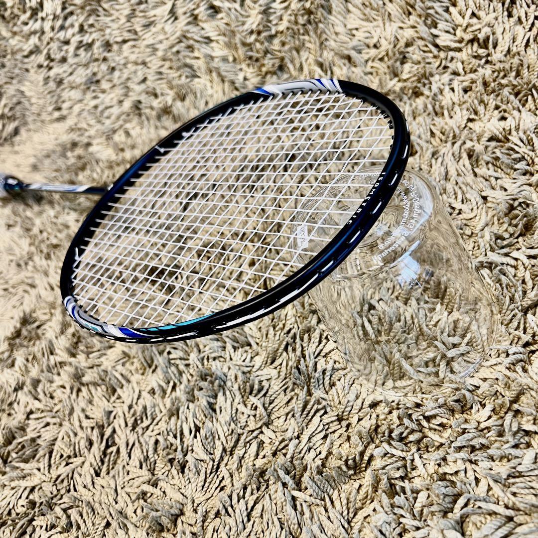 美品　YONEX ヨネックス　バドミントン　ARC SABER LITE