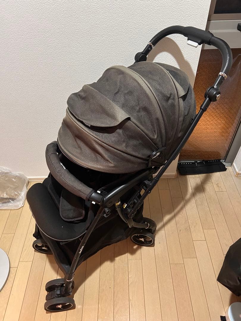 アップリカ ベビーカー ラクーナクッション フリーAC 2023年モデル アップリカ ベビーカー ラクーナクッション フリーAC 2023年モデル