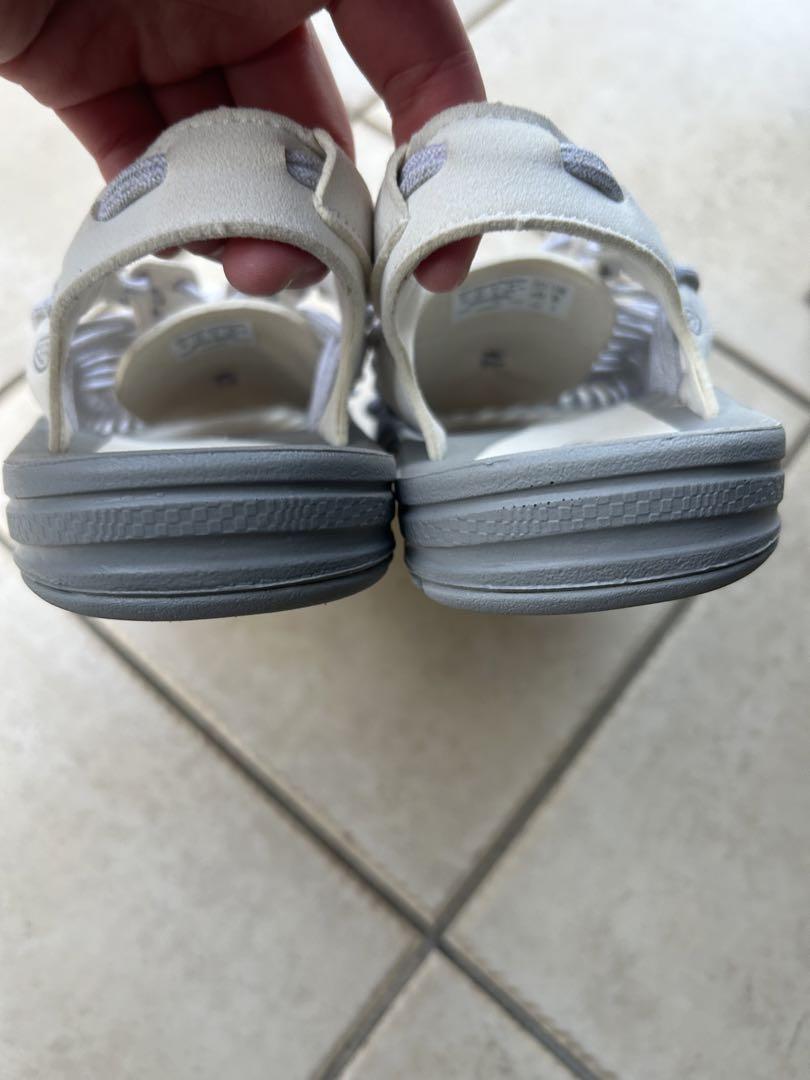 KEEN  サンダル　25.5