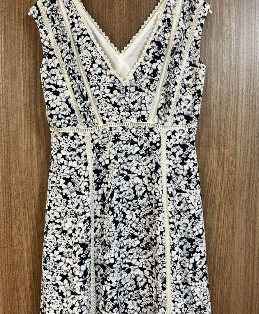 herlipto Lace Trimmed Floral Dress navy