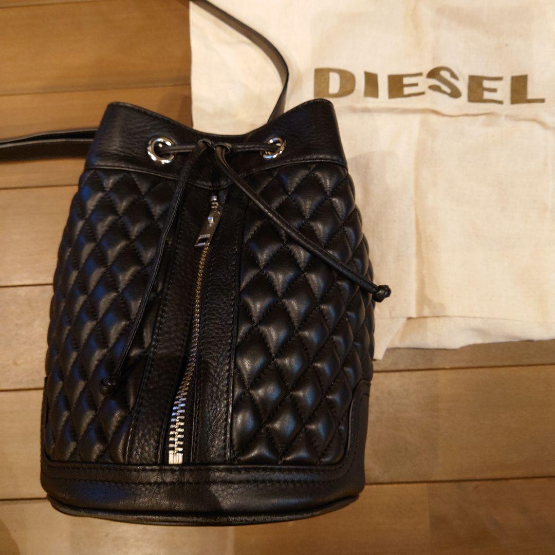DIESEL ブラック キルティング ショルダーバッグ