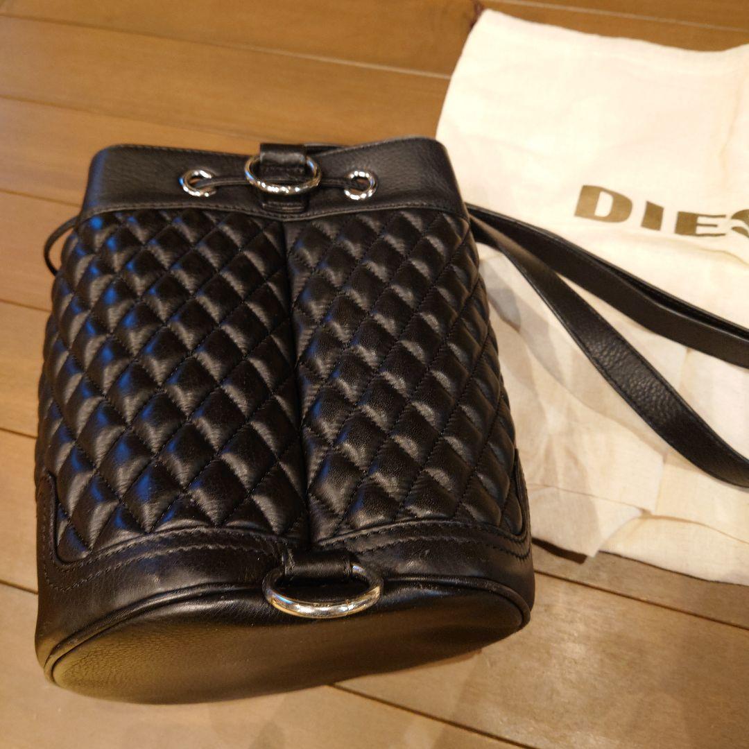 DIESEL ブラック キルティング ショルダーバッグ