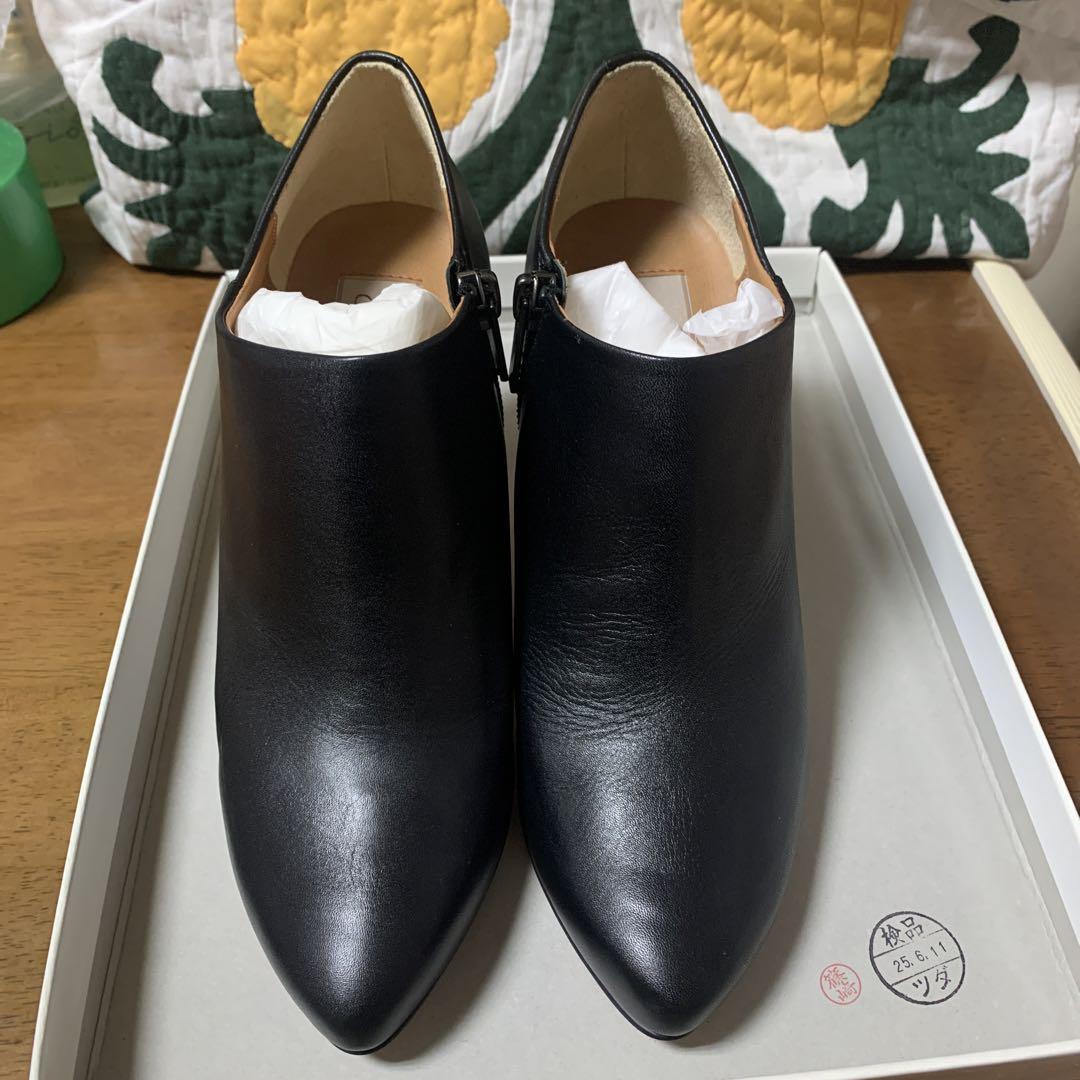 ショートブーツ23.5黒　　新品