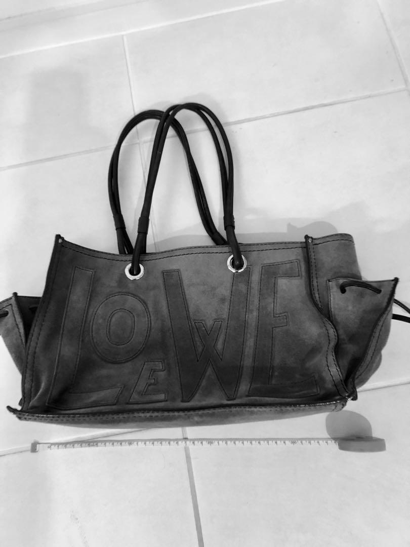 LOEWEのショルダーバッグ
