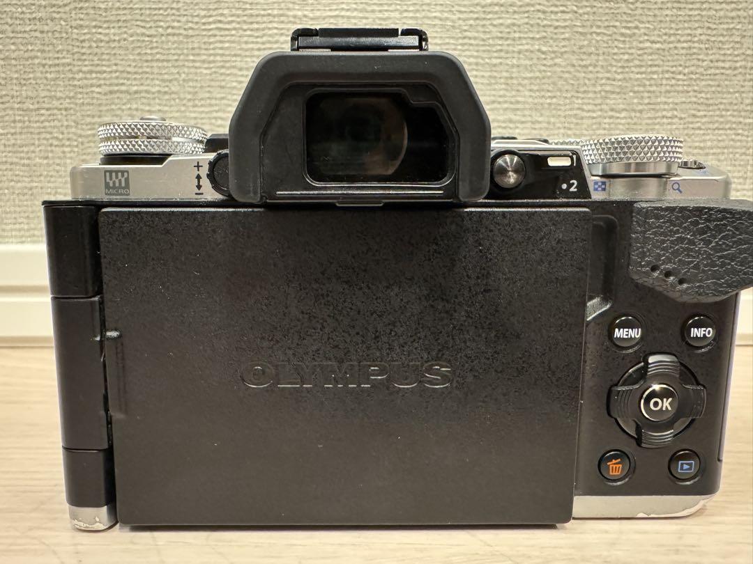 E-M5
