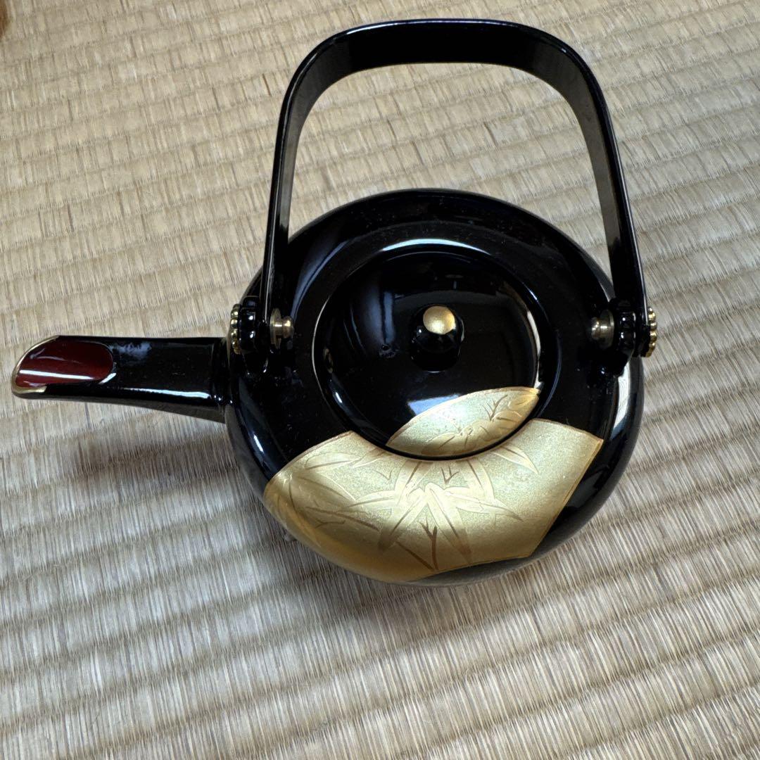 漆器 赤い皿と扇形装飾のセット 漆器 赤い皿と扇形装飾のセット - メルカリ