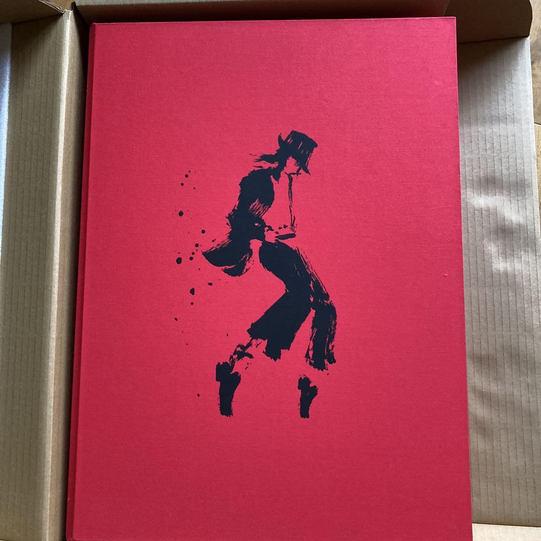 THE OFFICIAL MICHAEL JACKSON OPUS