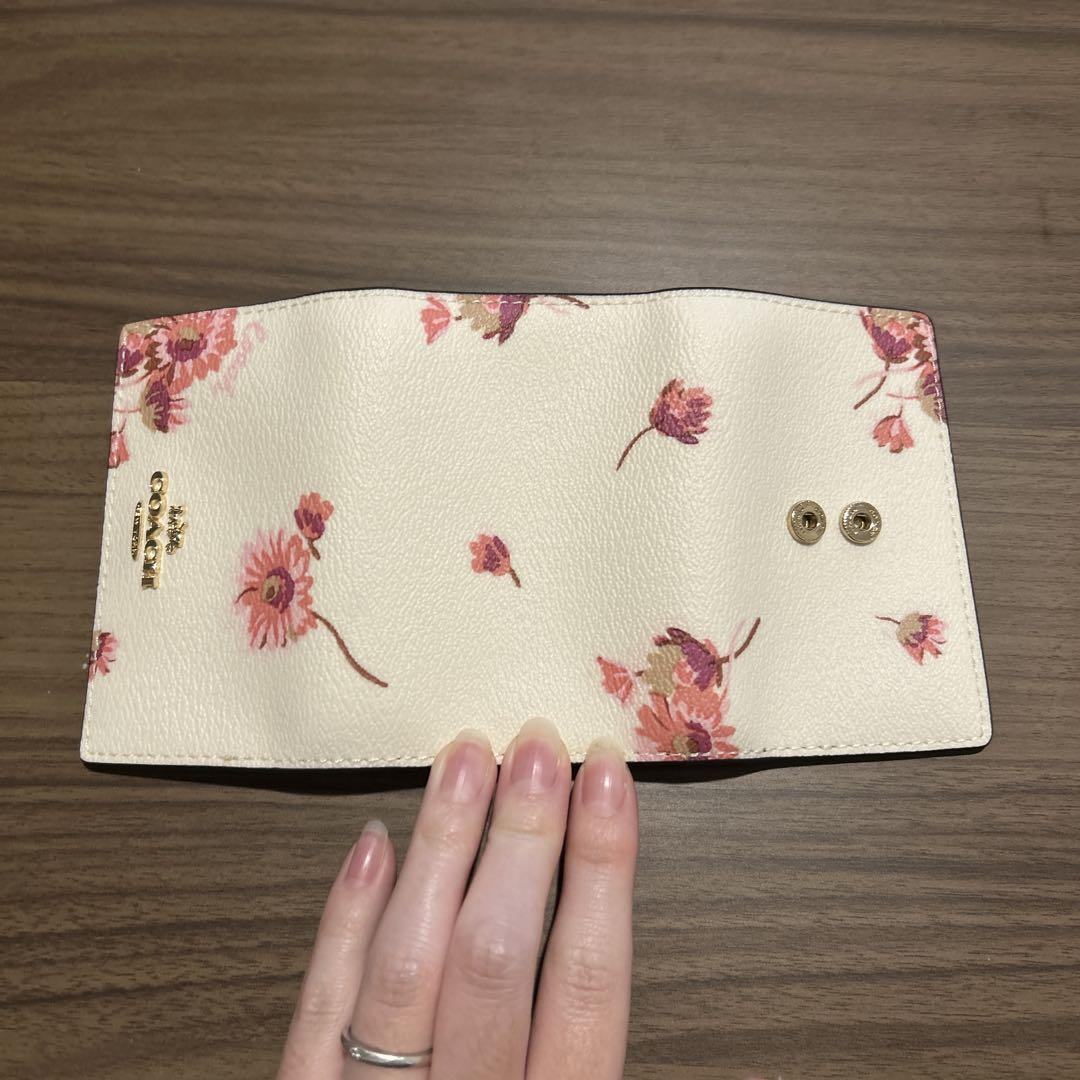 coach キーケース　花柄 COACH 花柄 レザーキーケース