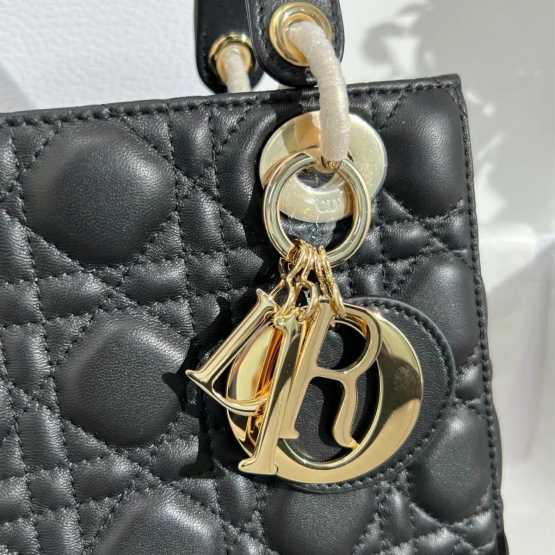 Dior ブラック キルティング ハンドバッグ 美品☆Dior ブラック キルティング ハンドバッグ - メルカリ