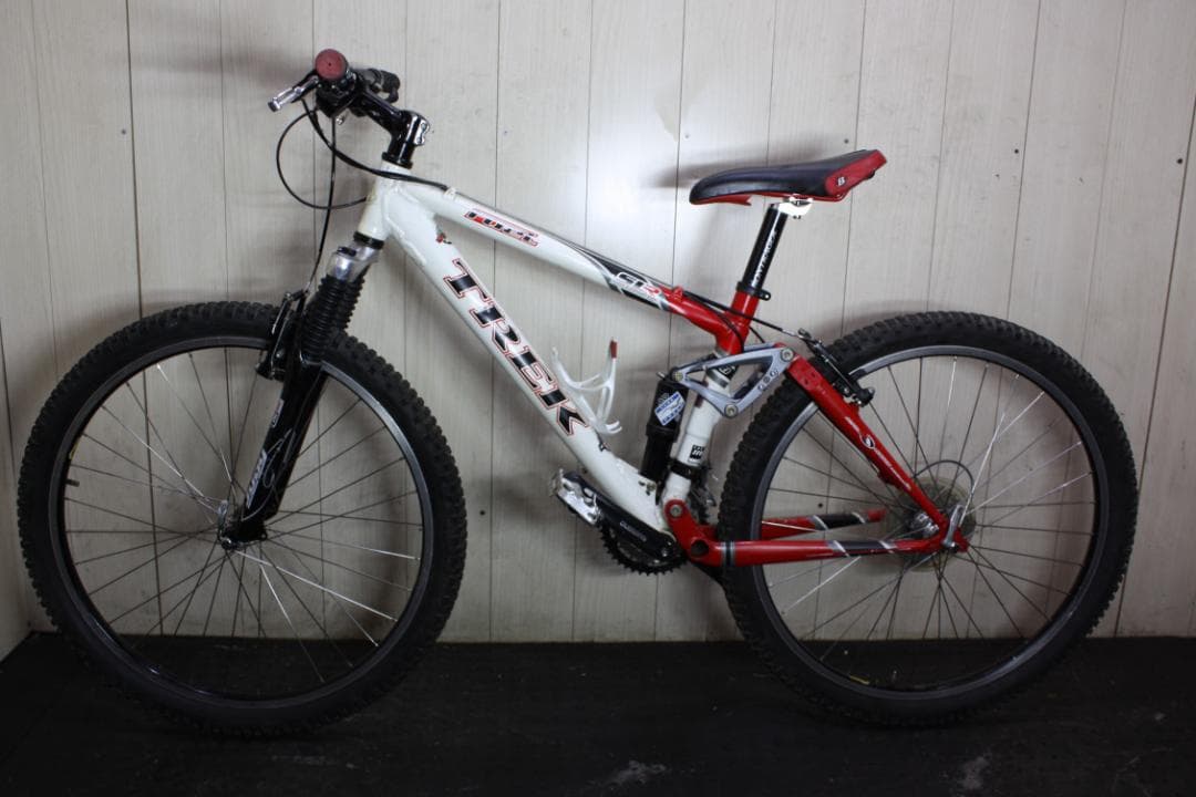 Wサス付き本格MTBTREK Bicycle