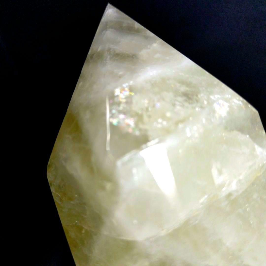 虹入りシトリンクォーツ　黄水晶　タワー　六角柱　木製台座付き！　天然石