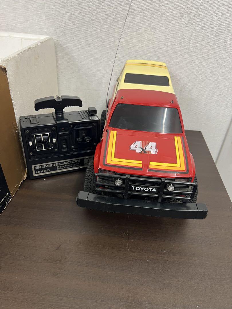 TOYOTA ハイラックス　4WD ラジコン　NIKKO 1/10